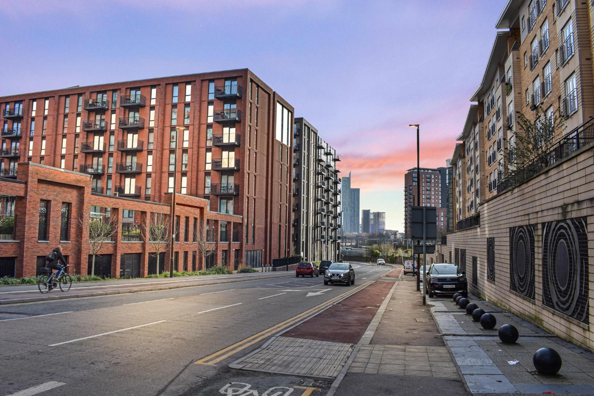 New Stylish Free Parking Sleeps 5 Or 6 *